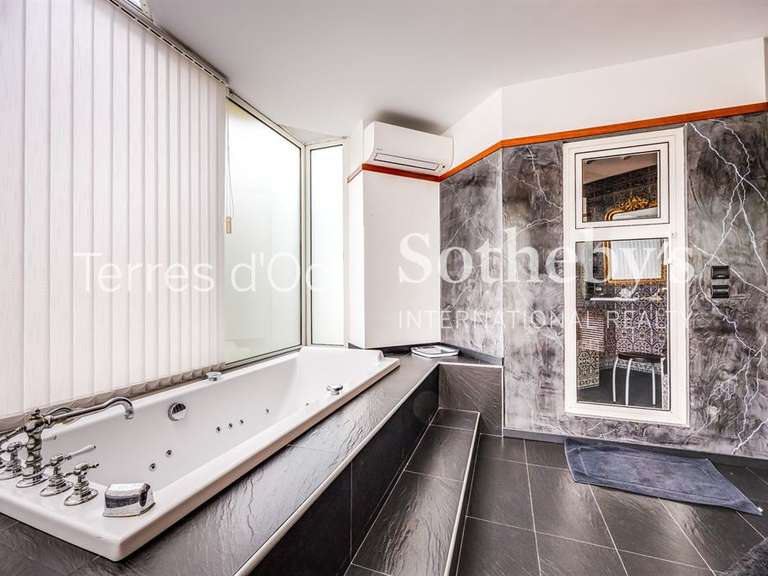 Maison Perpignan - 6 chambres - 365m²