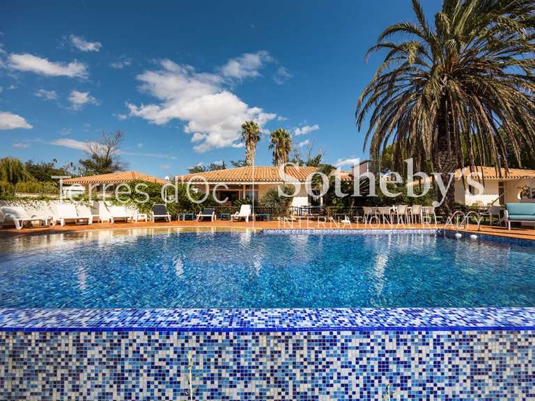 Maison Perpignan - 6 chambres - 365m²