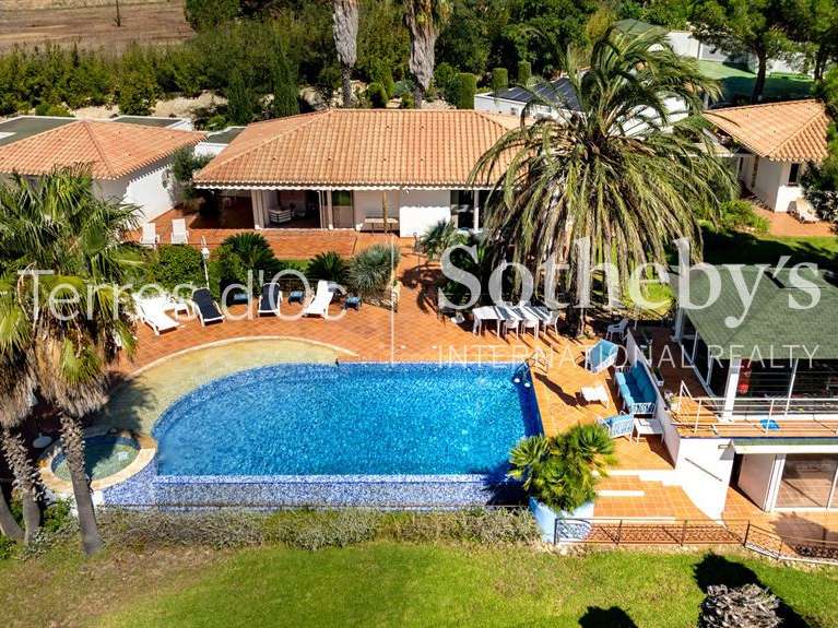 Maison Perpignan - 6 chambres - 365m²