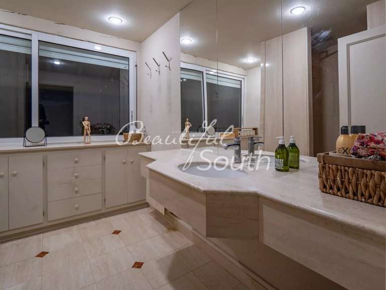 Maison Perpignan - 5 chambres - 240m²