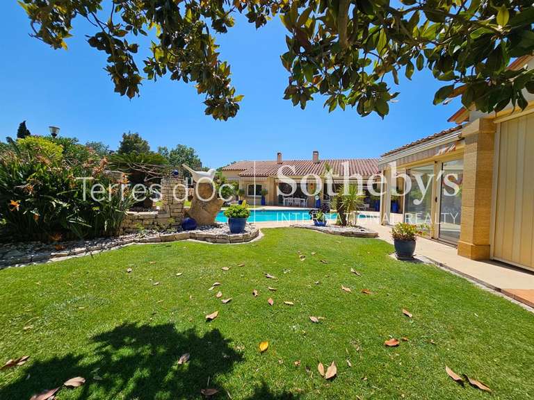 Maison Perpignan - 3 chambres - 325m²