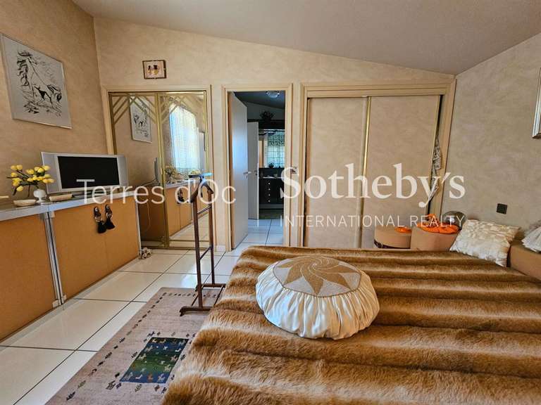 Maison Perpignan - 3 chambres - 325m²