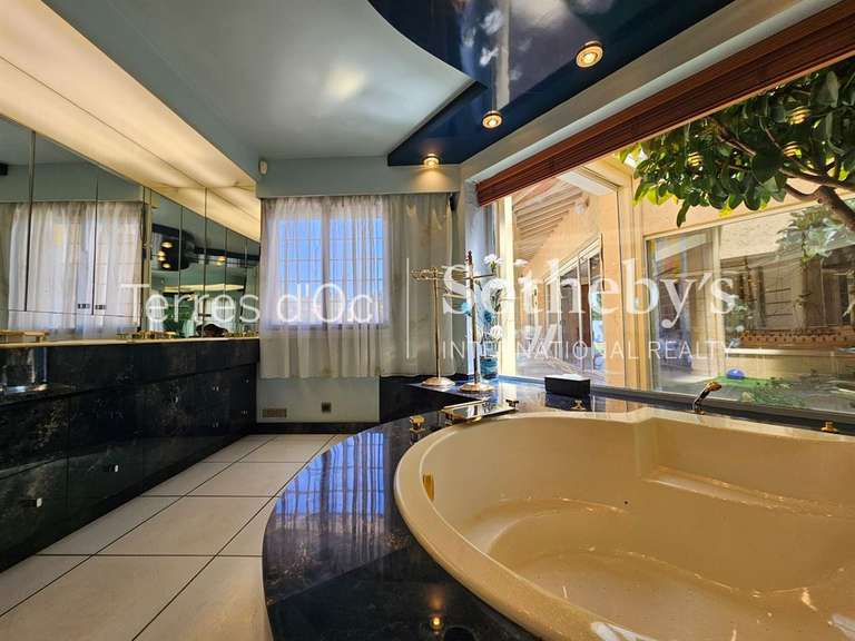 Maison Perpignan - 3 chambres - 325m²