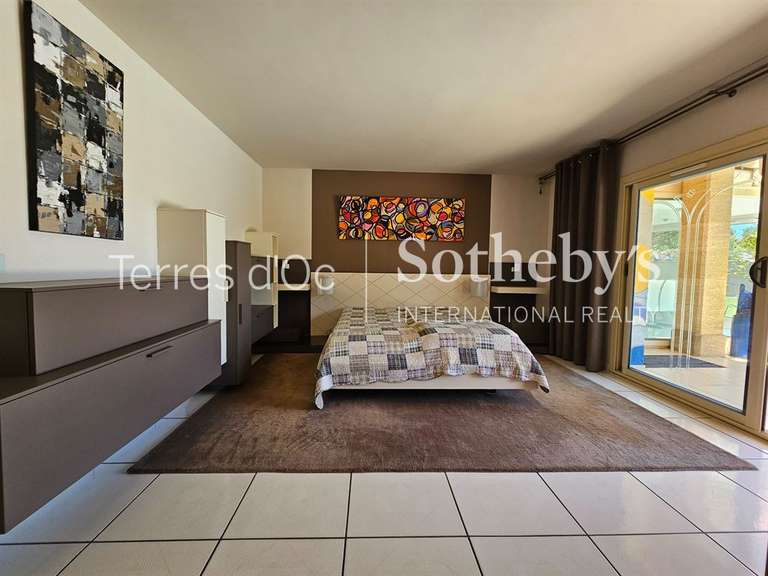 Maison Perpignan - 3 chambres - 325m²