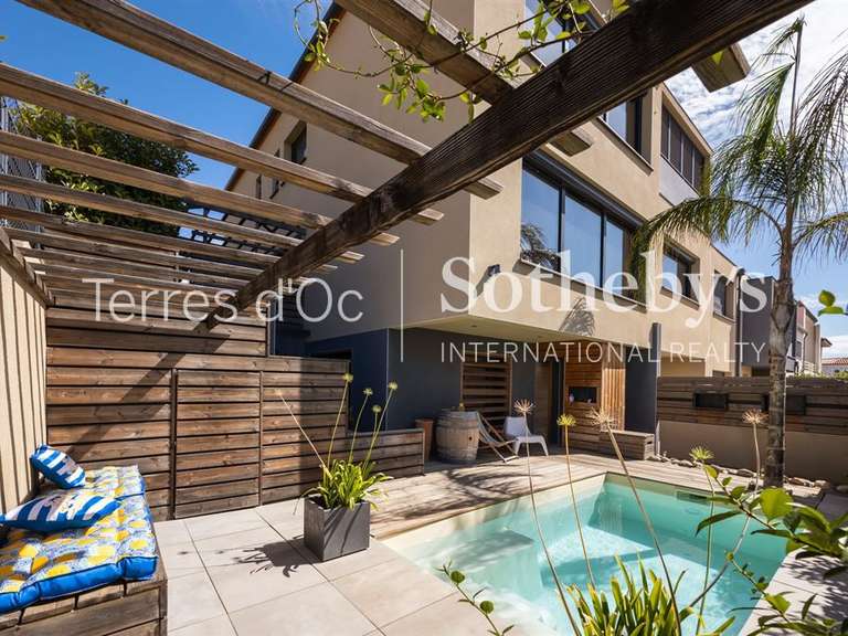 Maison Perpignan - 3 chambres - 207m²