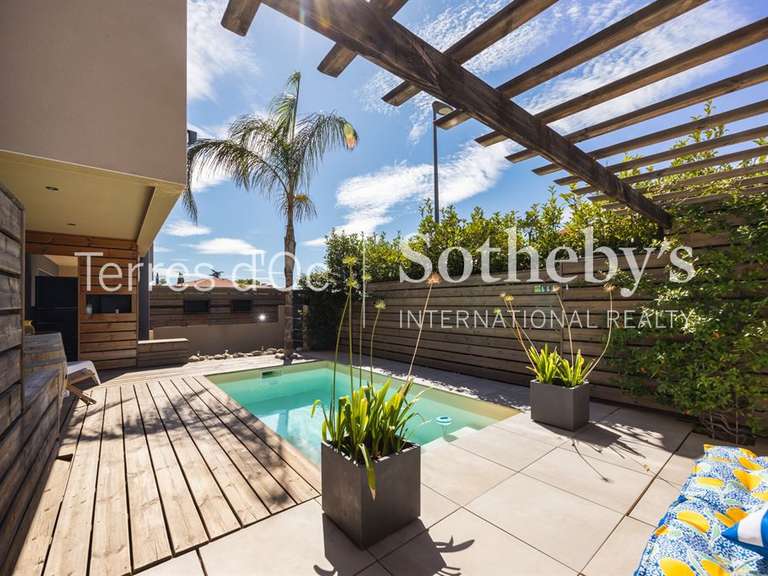 Maison Perpignan - 3 chambres - 207m²