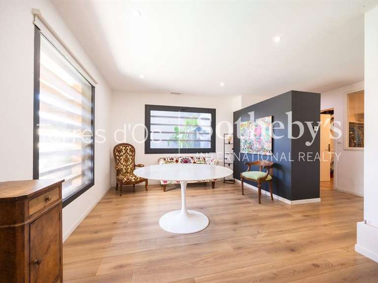 Maison Perpignan - 3 chambres - 207m²