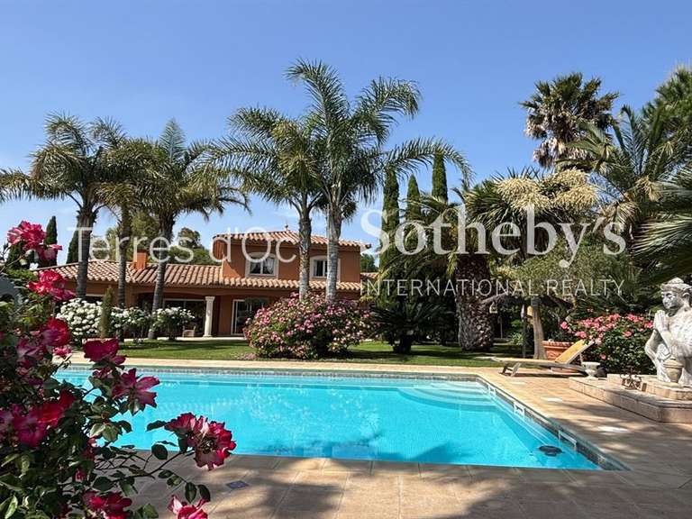 Propriété Perpignan - 5 chambres - 303m²