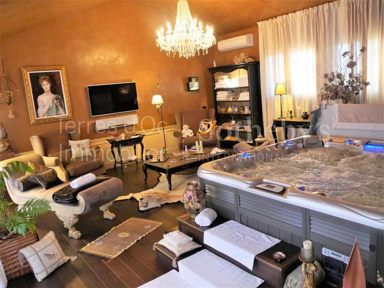 Propriété Perpignan - 4 chambres - 303m²