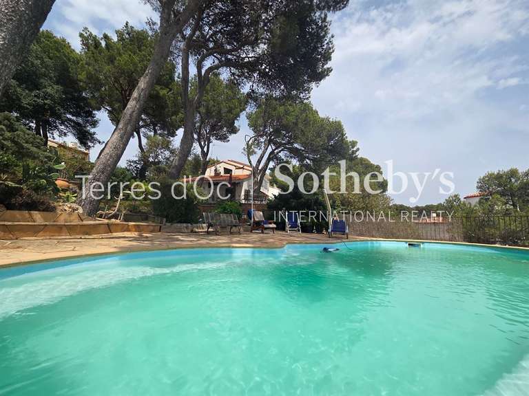 Propriété Perpignan - 3 chambres - 202m²