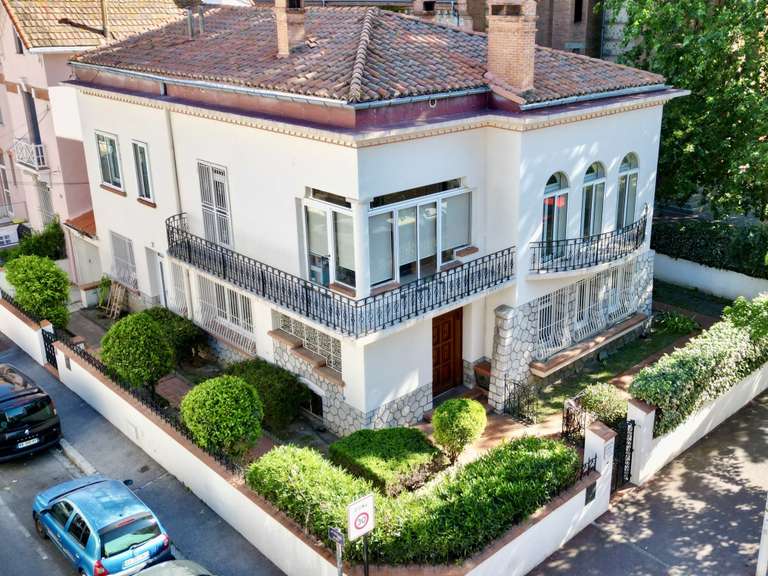 Villa Perpignan - 7 chambres - 261m²
