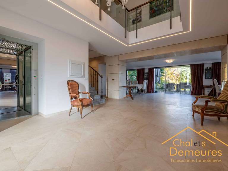 Maison Pers-Jussy - 8 chambres - 600m²