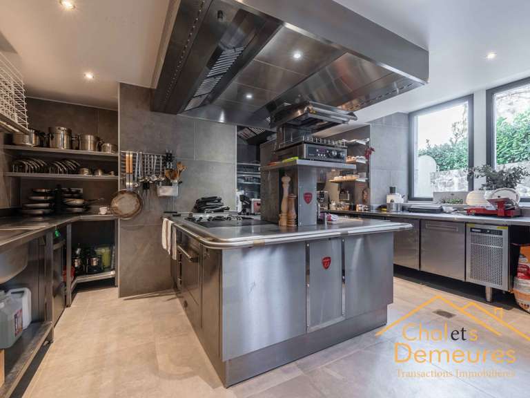 Maison Pers-Jussy - 8 chambres - 600m²