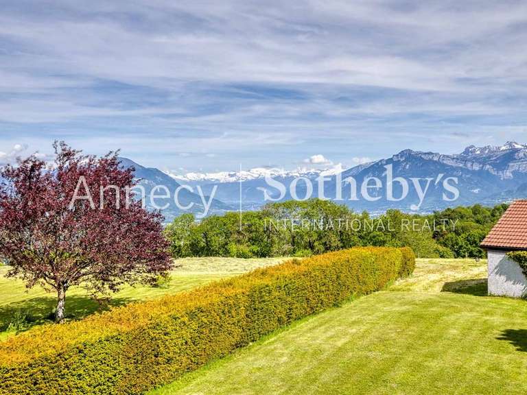 Maison Pers-Jussy - 3 chambres - 206m²
