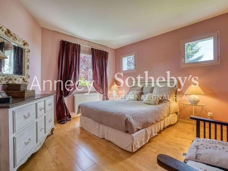 Maison Pers-Jussy - 3 chambres - 206m²