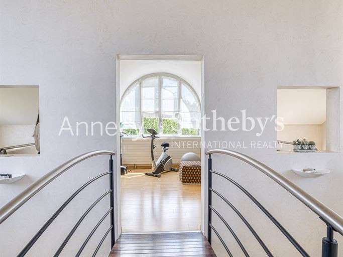Maison Pers-Jussy - 3 chambres - 206m²