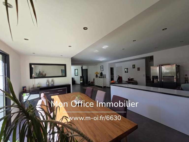 Maison Pertuis - 4 chambres - 217m²