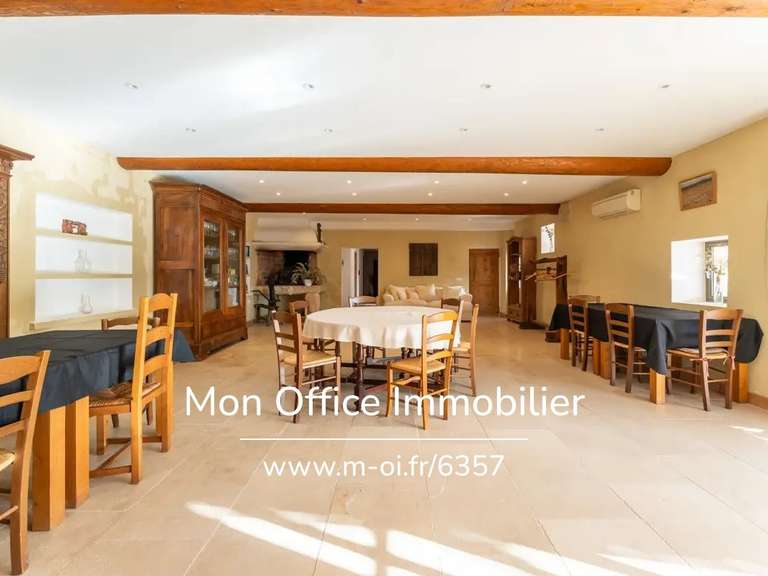 Maison Pertuis - 10 chambres - 720m²