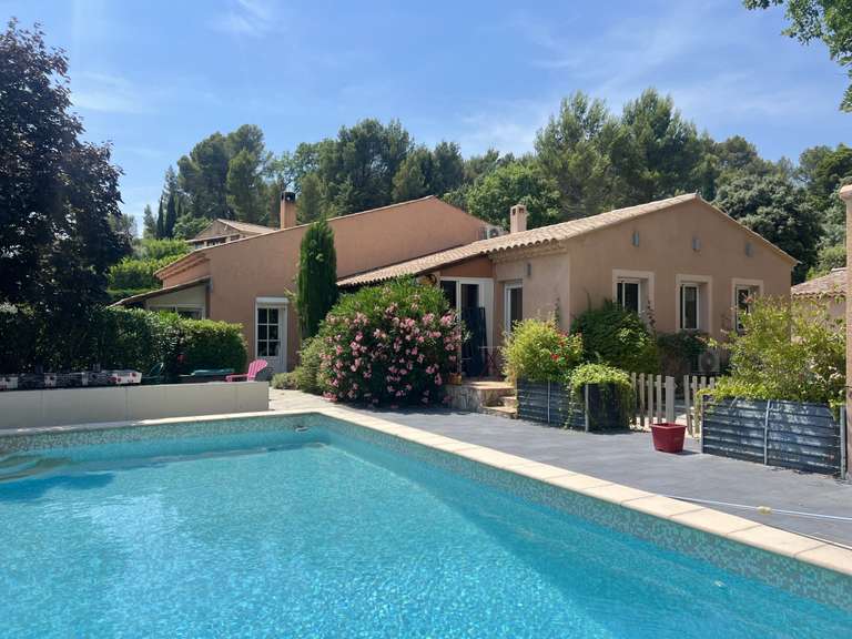 Villa Pertuis - 6 chambres - 215m²