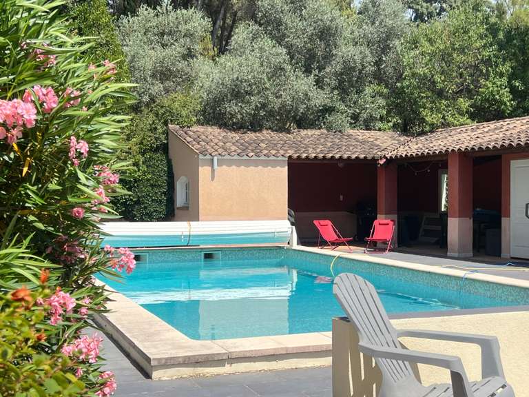 Villa Pertuis - 6 chambres - 215m²