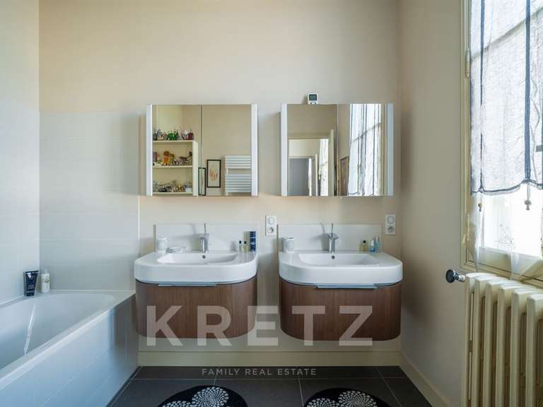 Maison Pessac - 6 chambres - 370m²