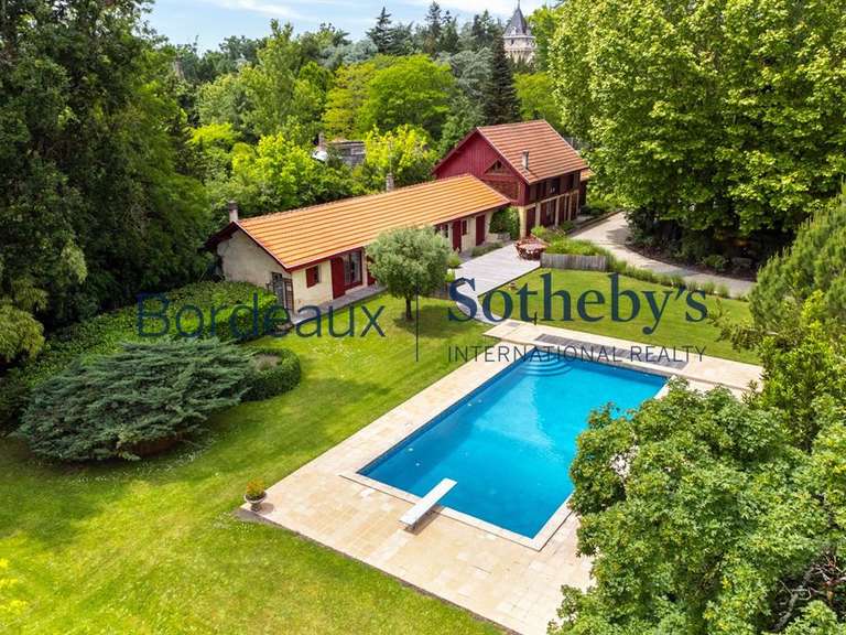 Maison Pessac - 4 chambres - 280m²