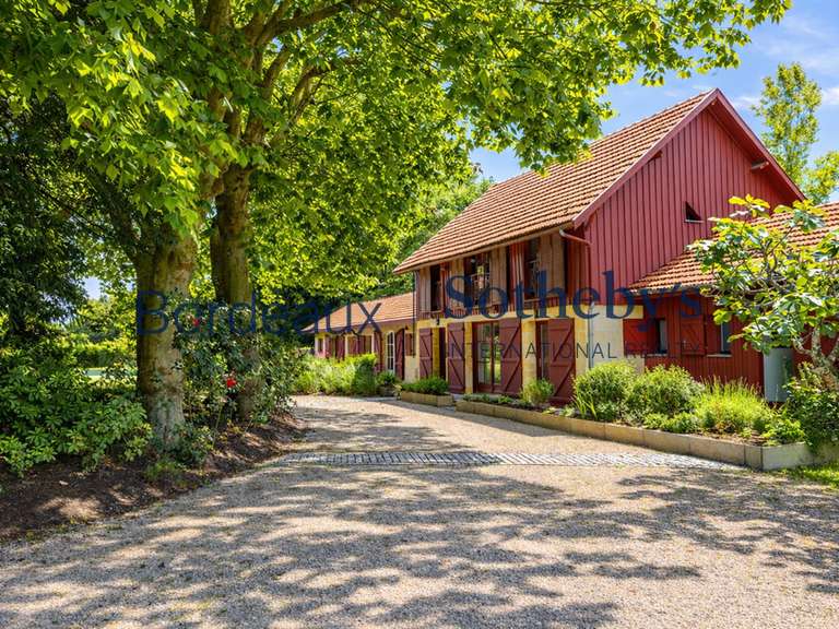 Maison Pessac - 4 chambres - 280m²