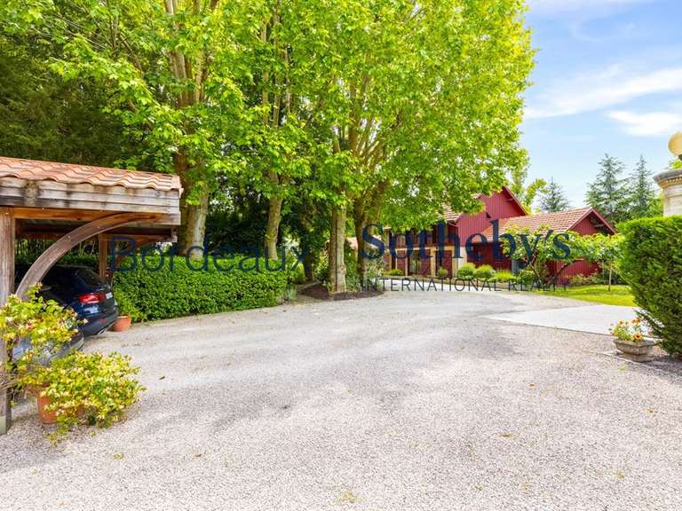 Maison Pessac - 4 chambres - 280m²