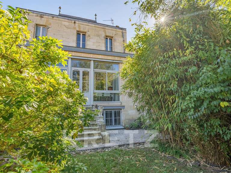 Maison Pessac - 7 chambres - 370m²