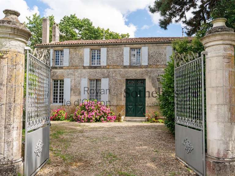 Maison Pessines - 10 chambres - 550m²