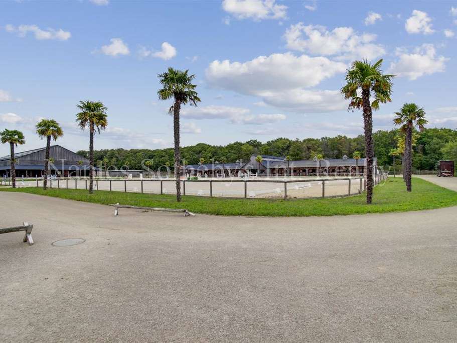 Equestrian property Petit-Mars