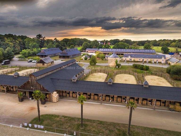 Equestrian property Petit-Mars