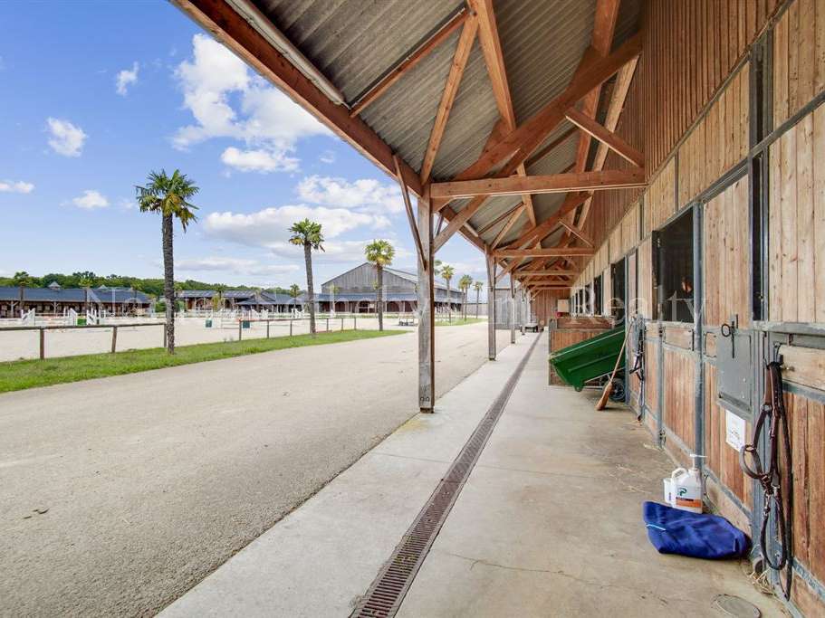 Equestrian property Petit-Mars