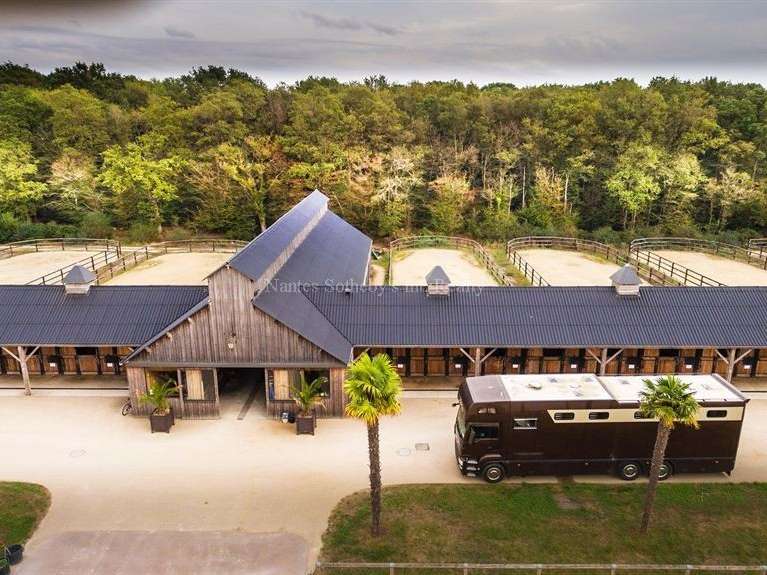 Equestrian property Petit-Mars - 937m²
