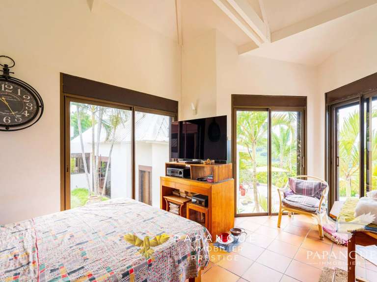 House Petite-Île - 4 bedrooms - 220m²