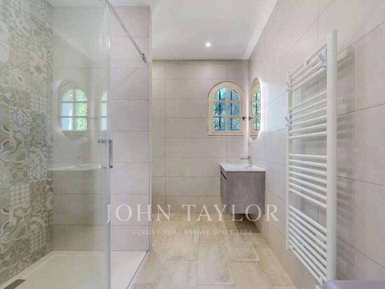 House Peymeinade - 8 bedrooms - 350m²