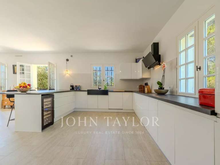 House Peymeinade - 8 bedrooms - 350m²