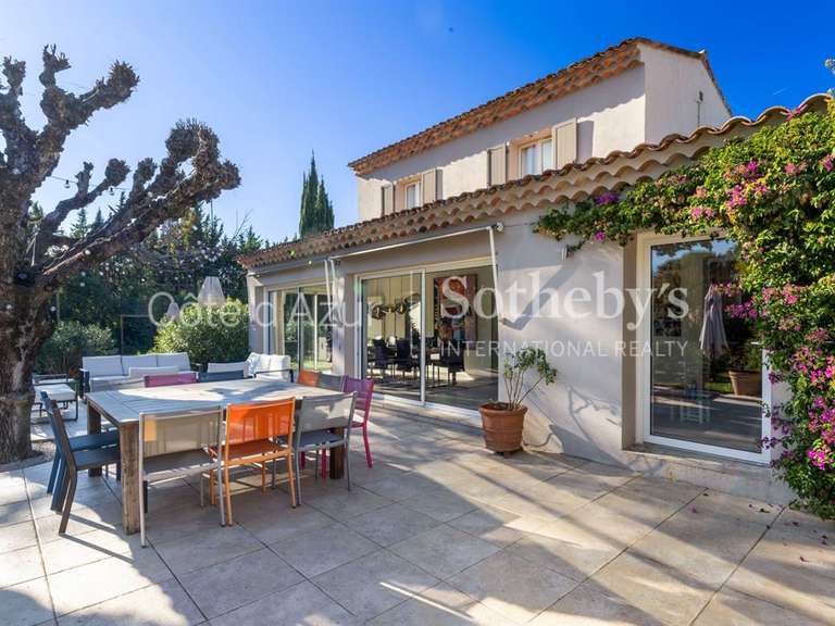 Maison Peymeinade - 7 chambres - 245m²