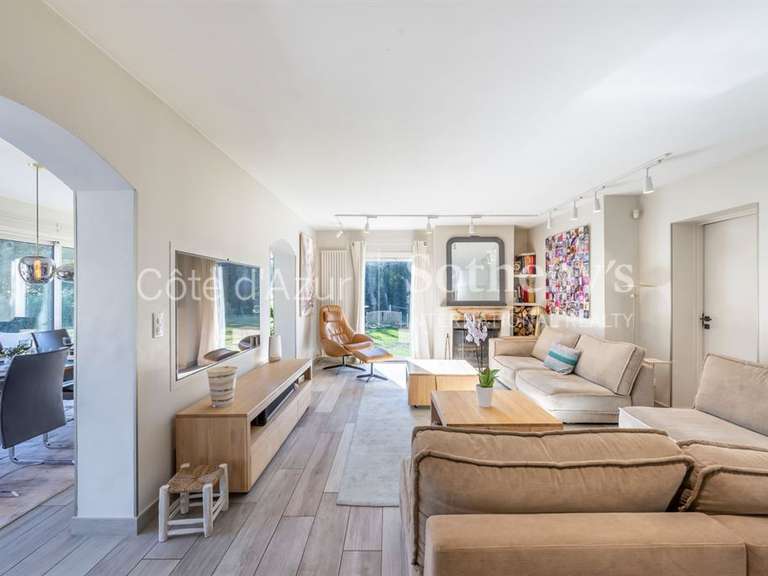 Maison Peymeinade - 7 chambres - 245m²