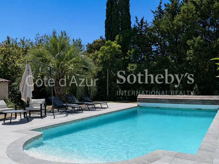 Maison Peymeinade - 7 chambres - 245m²