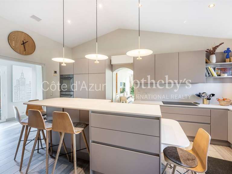 Maison Peymeinade - 7 chambres - 245m²