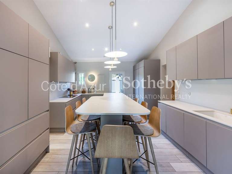 Maison Peymeinade - 7 chambres - 245m²