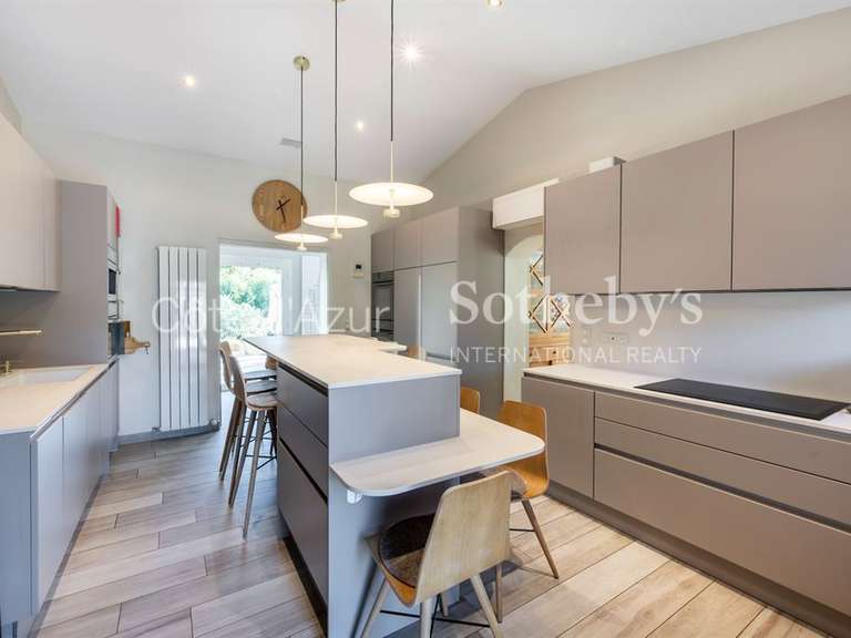 Maison Peymeinade - 7 chambres - 245m²