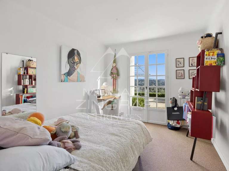 Maison Peymeinade - 4 chambres - 166m²