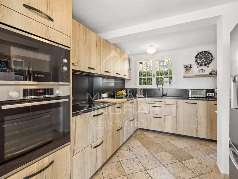 Maison Peymeinade - 4 chambres - 166m²