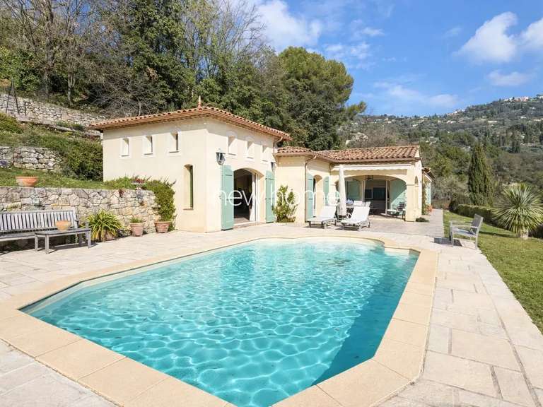 Maison Peymeinade - 3 chambres - 212m²