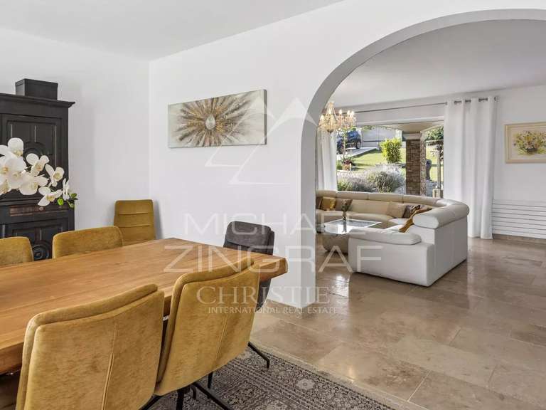 Maison Peymeinade - 5 chambres - 251m²