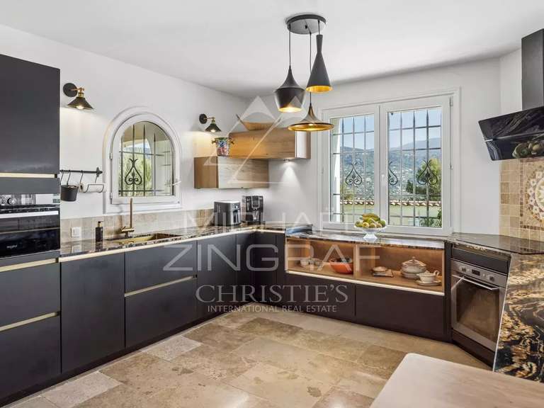Maison Peymeinade - 5 chambres - 251m²