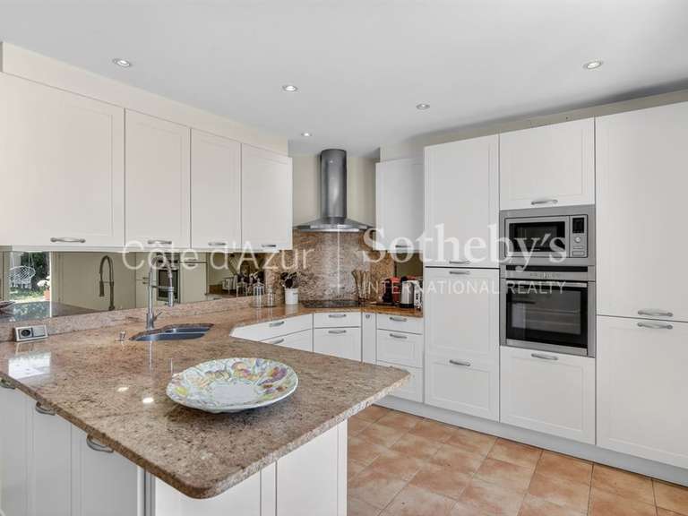 Maison Peymeinade - 3 chambres - 156m²