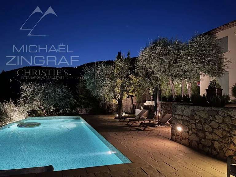 Maison Peymeinade - 4 chambres - 166m²